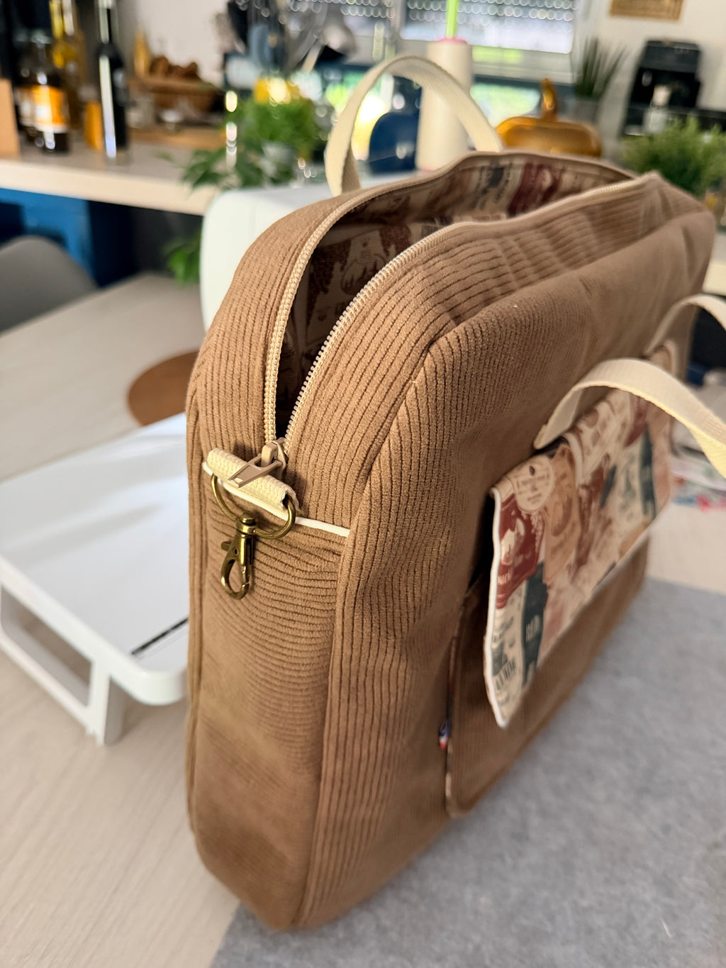 Ensemble Sacoche Ordinateur & Pochette Assortie – Velours Côtelé, Sur Mesure | Le Petit Atelier 27