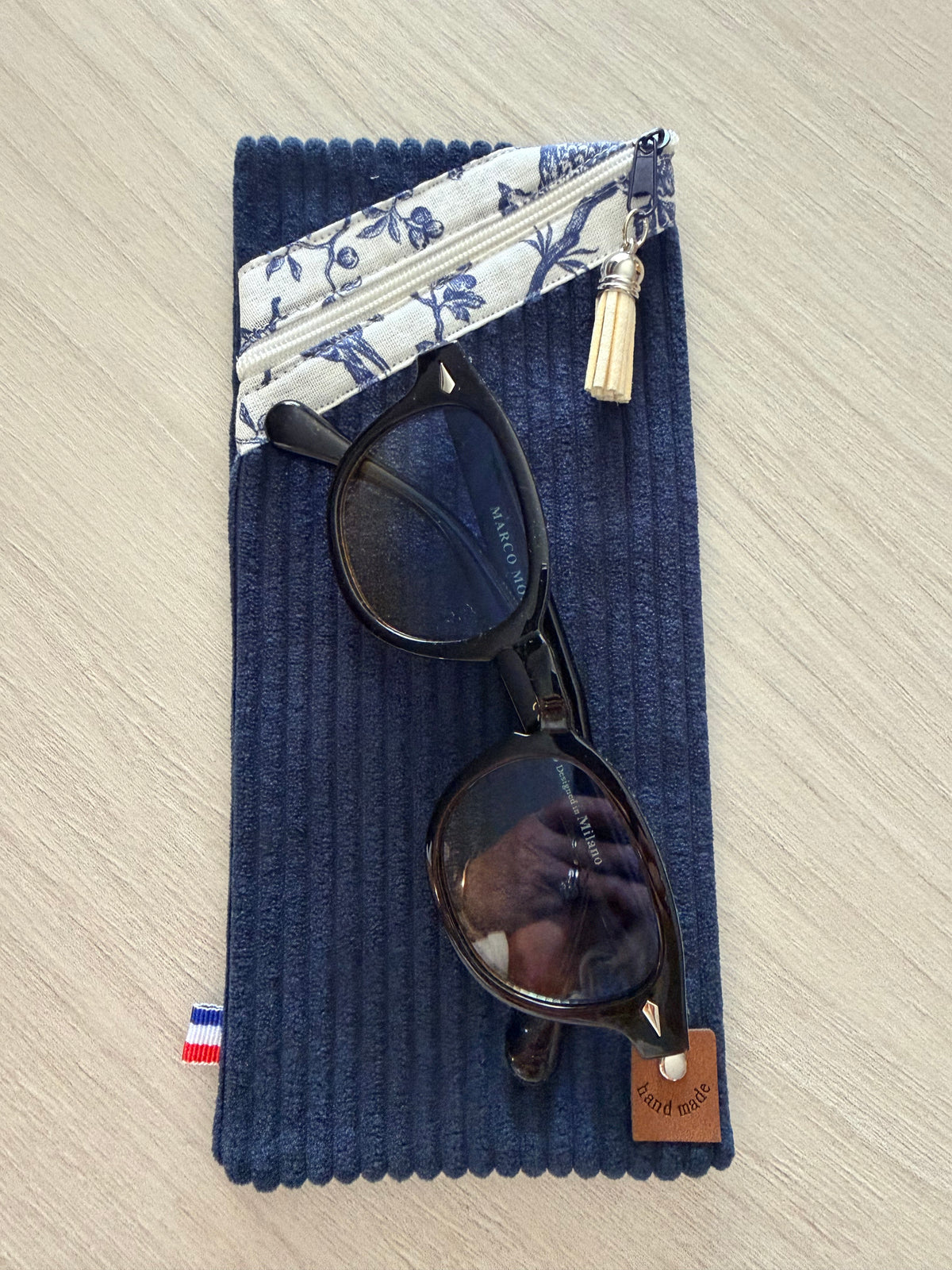 Étui à lunettes Velours Côtelé Bleu Nuit – Le Petit Atelier 27