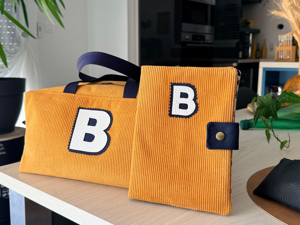 Ensemble Protège Carnet de Santé & Sac à Accessoires – Velours Côtelé | Le Petit Atelier 27