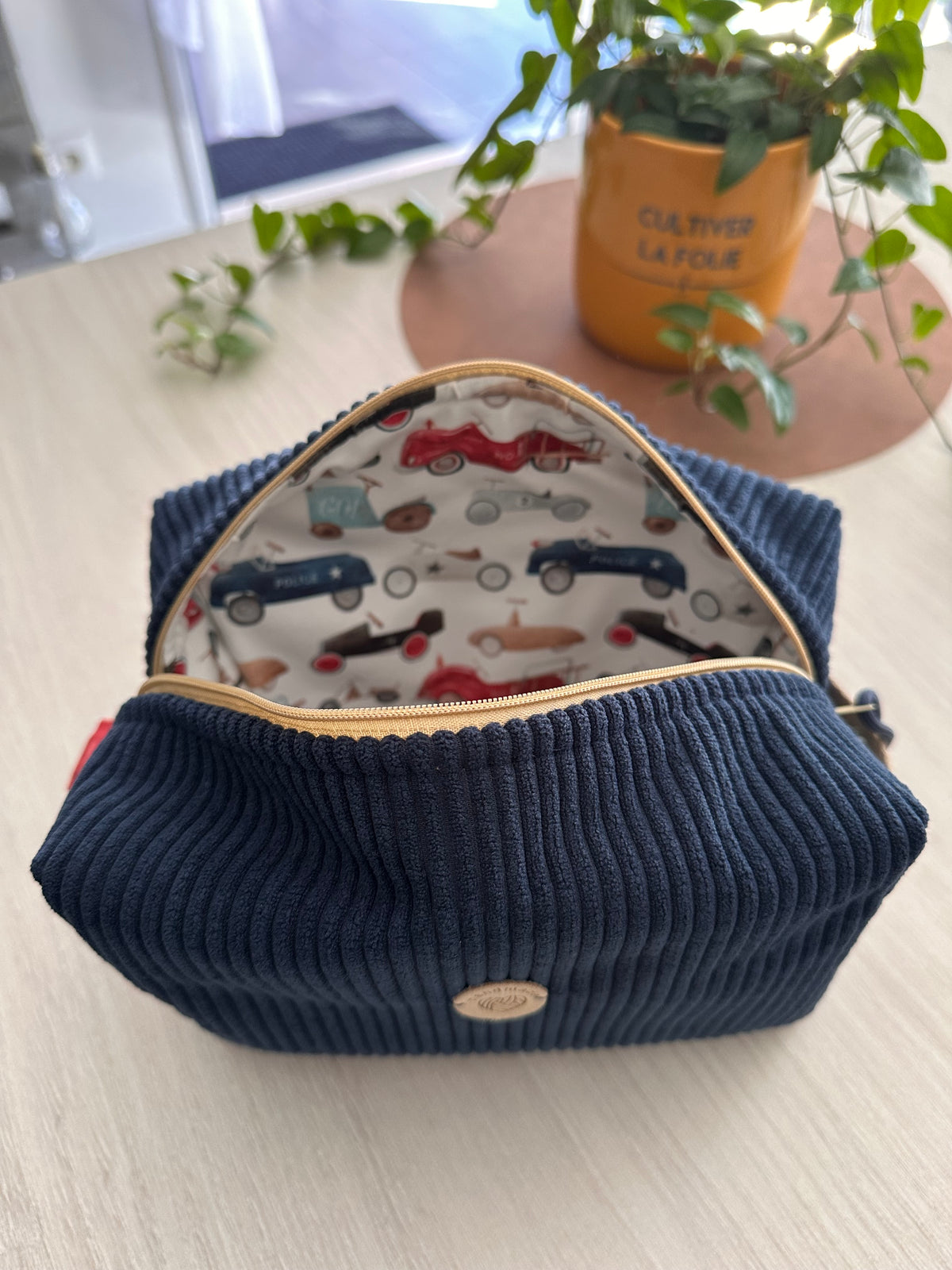Grande Trousse de Toilette Velours Côtelé – Intérieur Imperméable | Le Petit Atelier 27