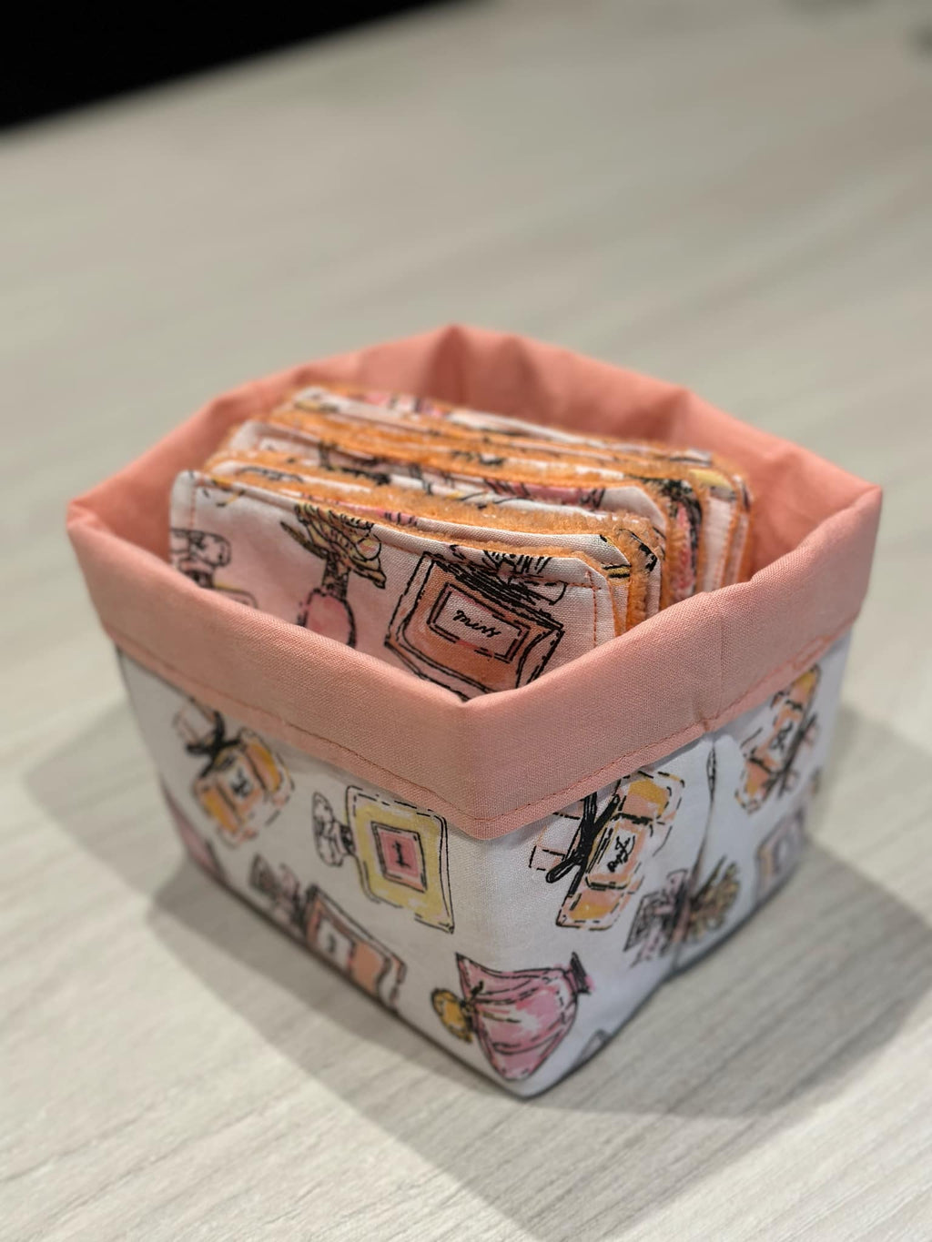 Panier & 12 Lingettes Démaquillantes Lavables – Éponge Bambou | Le Petit Atelier 27