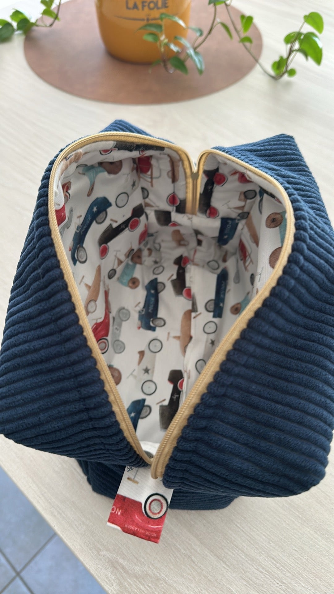Grande Trousse de Toilette Velours Côtelé – Intérieur Imperméable | Le Petit Atelier 27