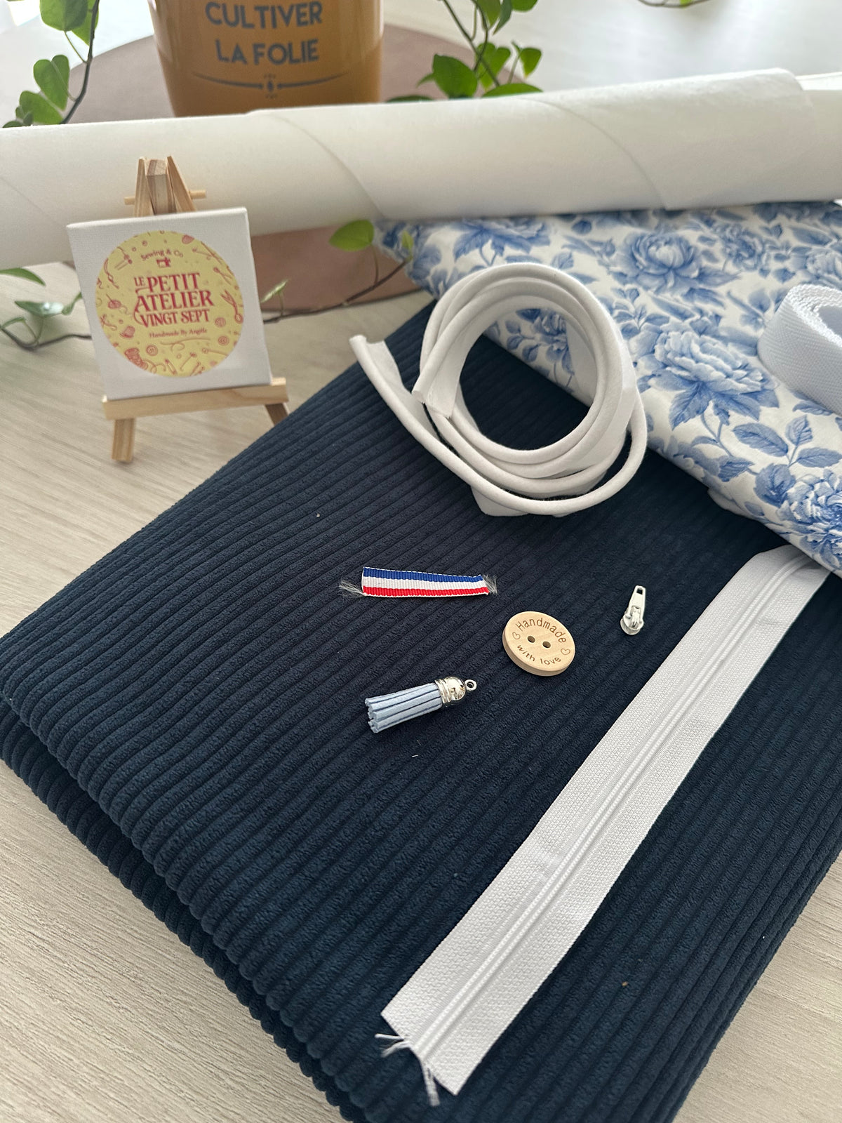 Ensemble Grand Sac à Projet & Pochette en Velours Côtelé – Tricot & Crochet | Le Petit Atelier 27