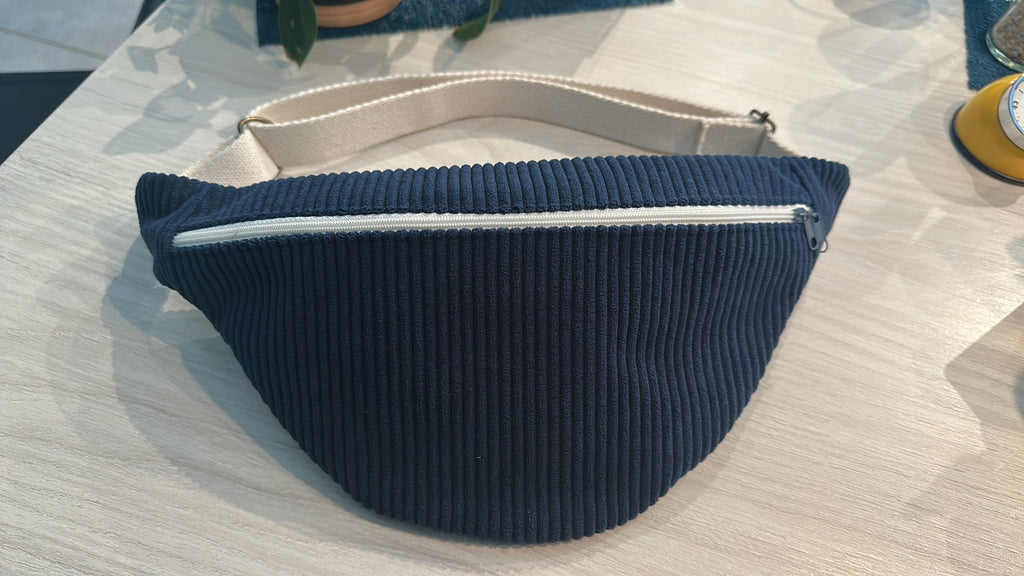 Sac Banane en Velours Côtelé – Grand Volume, Fait Main | Le Petit Atelier 27