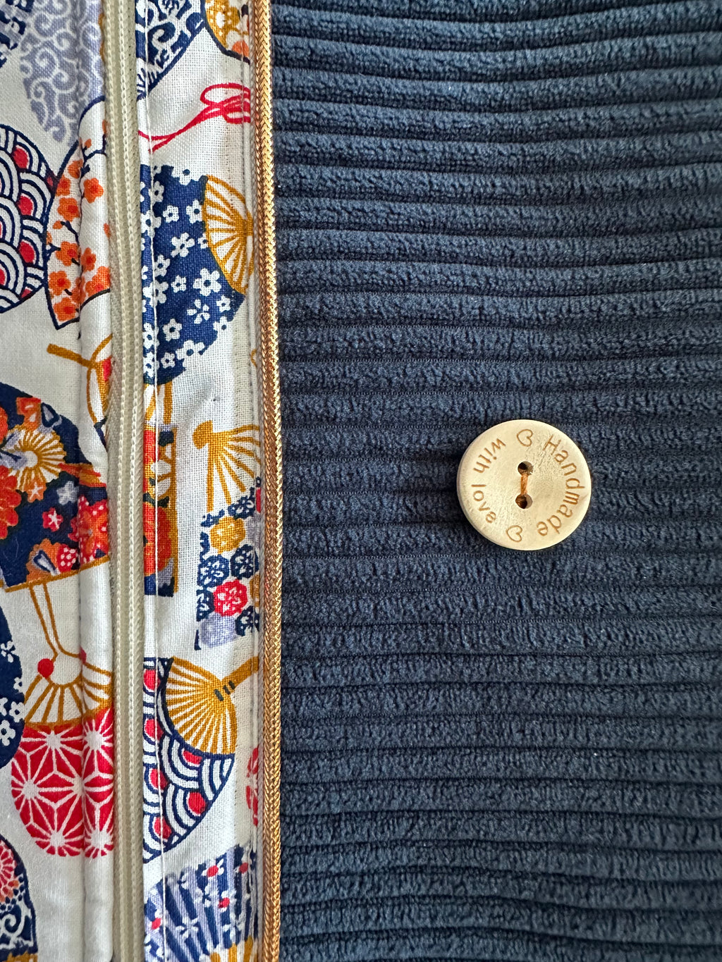 Sacoche Ordinateur Bleu Marine – Tissu Japonais & Bandoulière, Sur Mesure | Le Petit Atelier 27