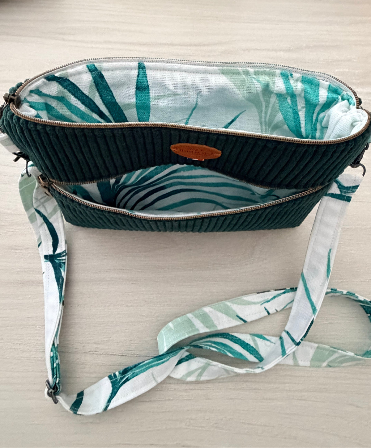 Petit Sac à Bandoulière en Velours Côtelé – Poche Zippée, Bandoulière Interchangeable | Le Petit Atelier 27