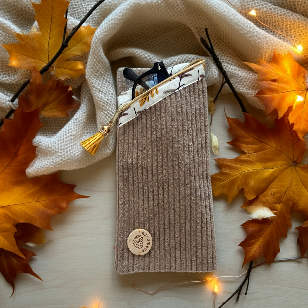 Étui à lunettes Velours Côtelé Taupe & Motif – Le Petit Atelier 27