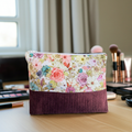Pochette "Zippée haute" Velours Côtelé Prune & Motif Fleuri – Le Petit Atelier 27