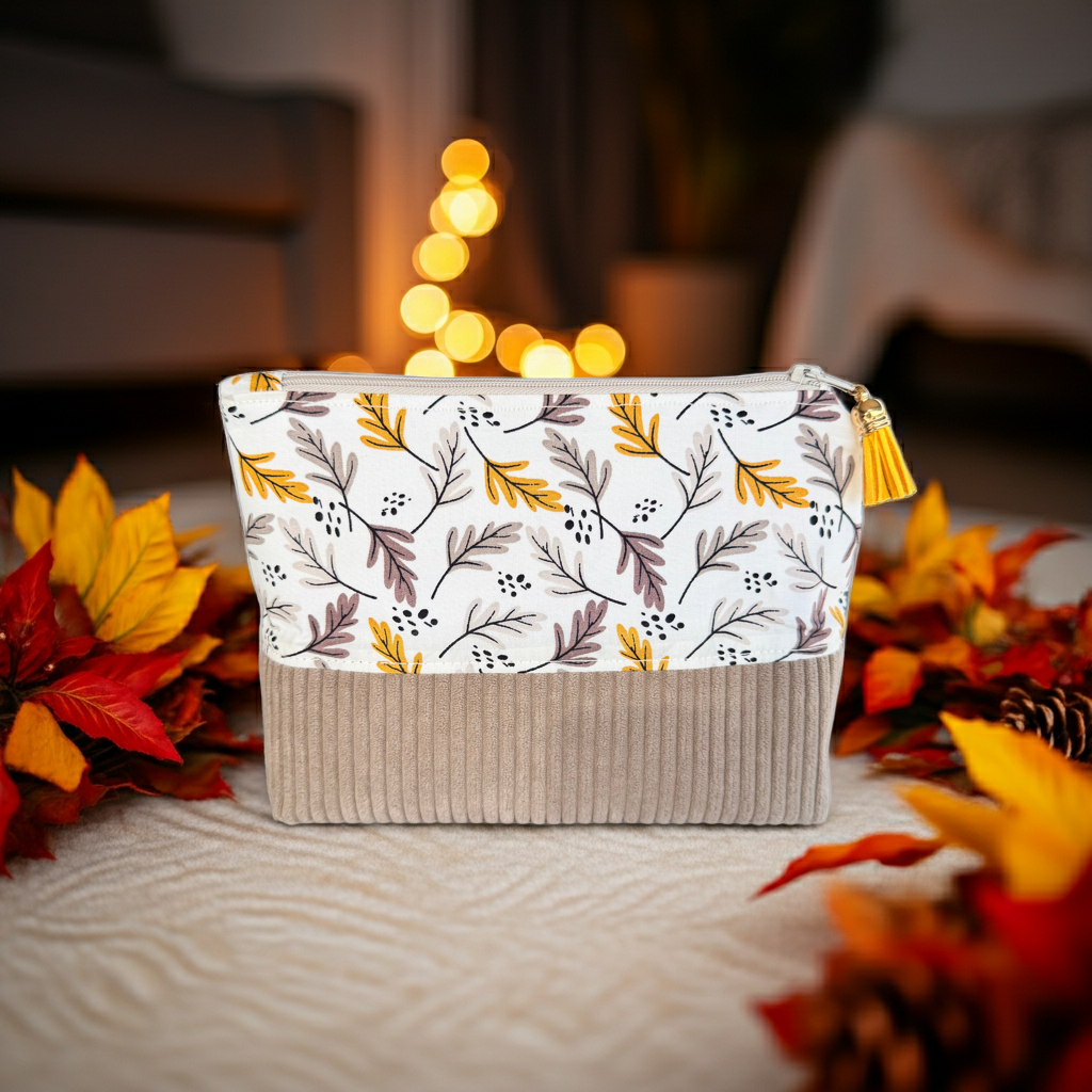 Pochette "Zippée haute" Velours Côtelé Taupe & Motif Branche – Le Petit Atelier 27